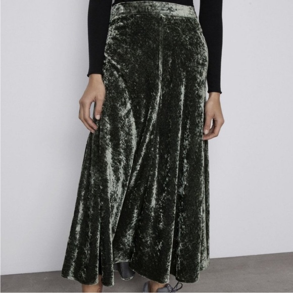 Zara Green Velvet A-line Maxi Skirt - Picture 2 of 10